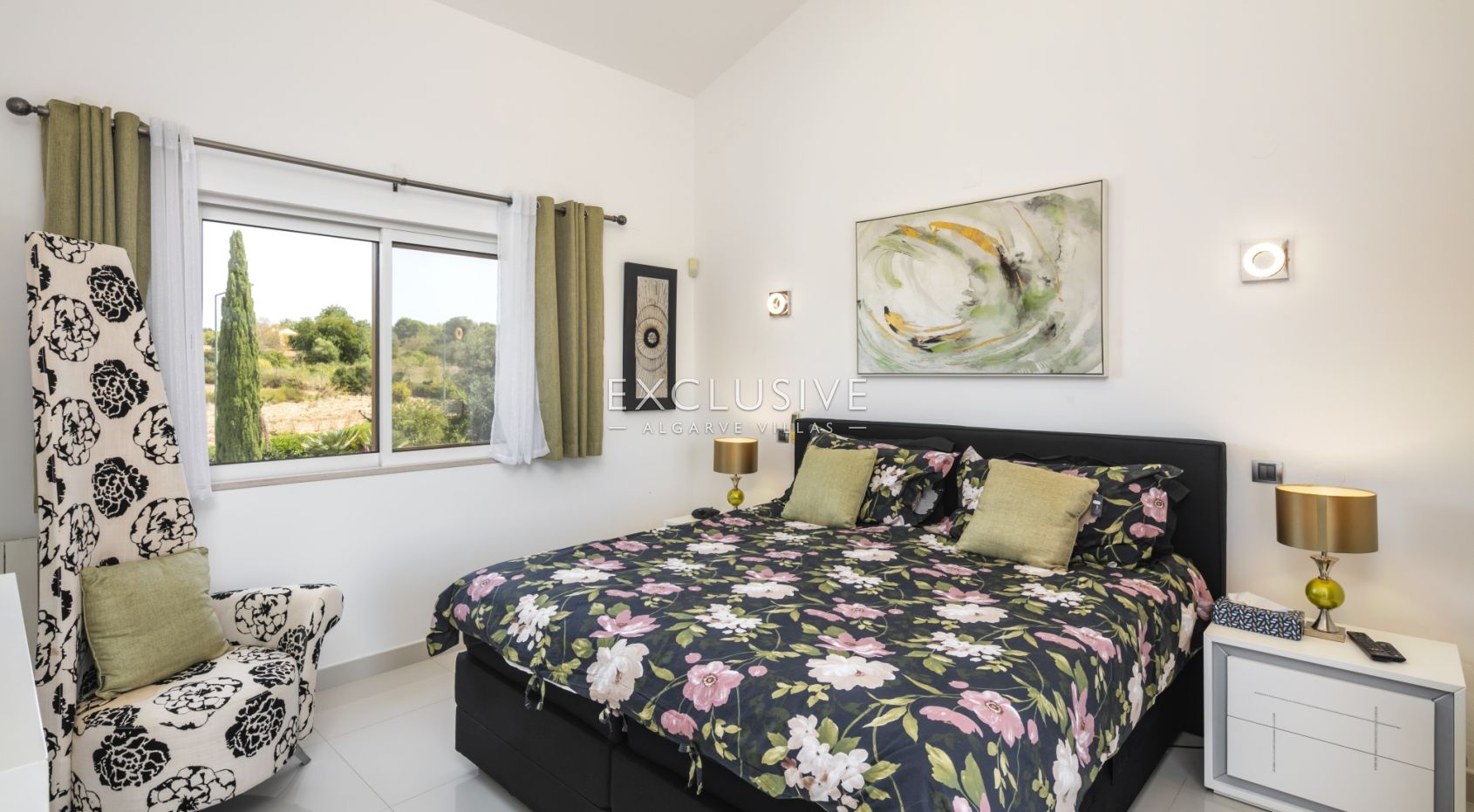 Golf front villa 5 bedrooms Golf Resort in Carvoeiro on double plot with private pool