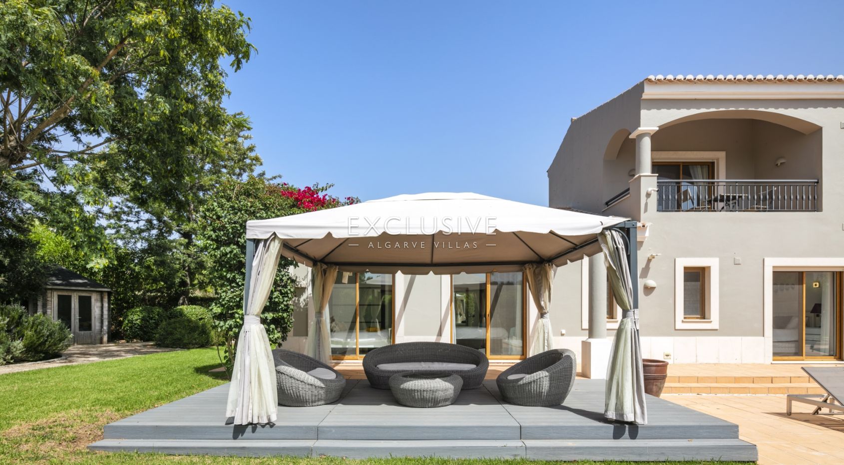 Golf front villa 5 bedrooms Golf Resort in Carvoeiro on double plot with private pool