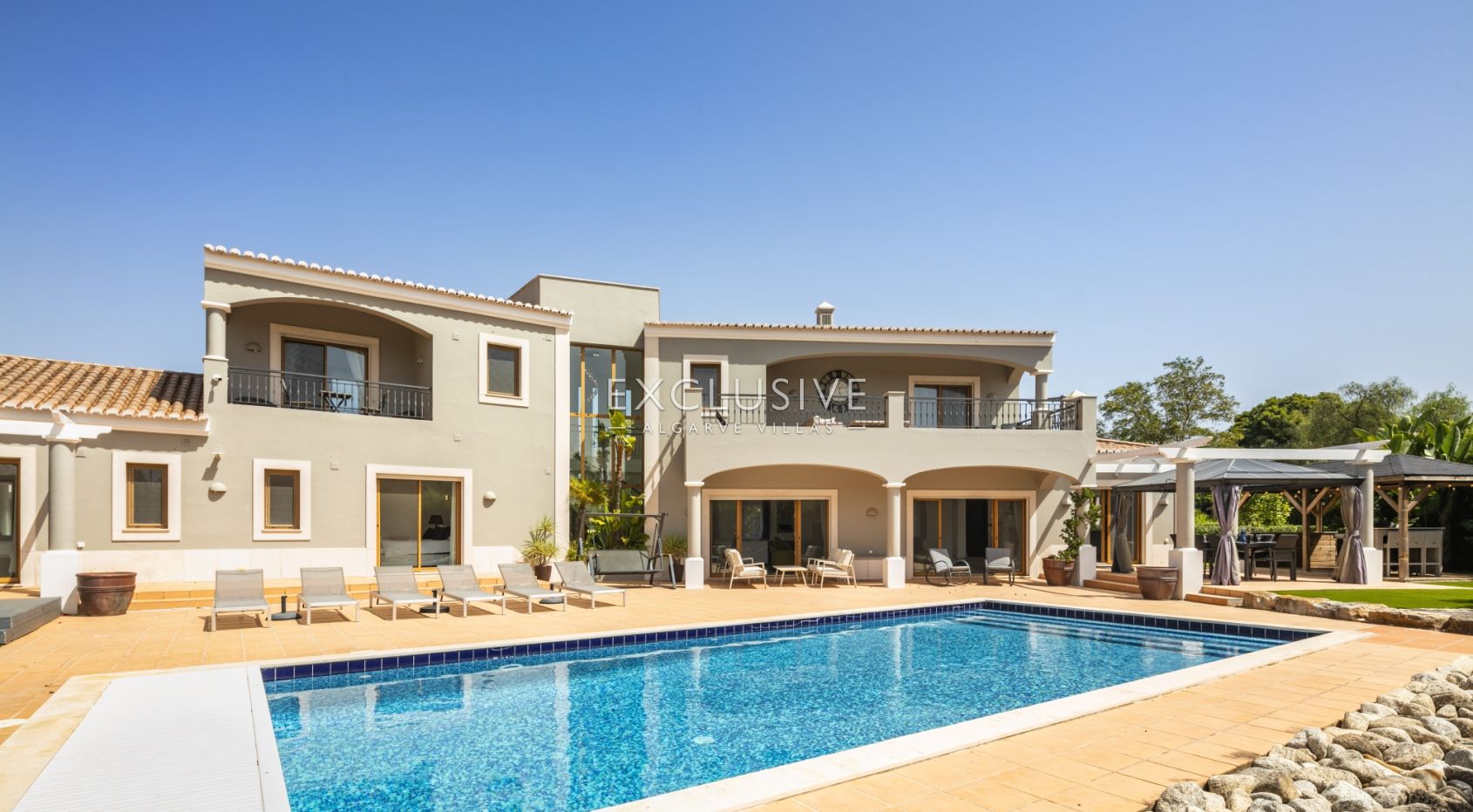 Golf front villa 5 bedrooms Golf Resort in Carvoeiro on double plot with private pool
