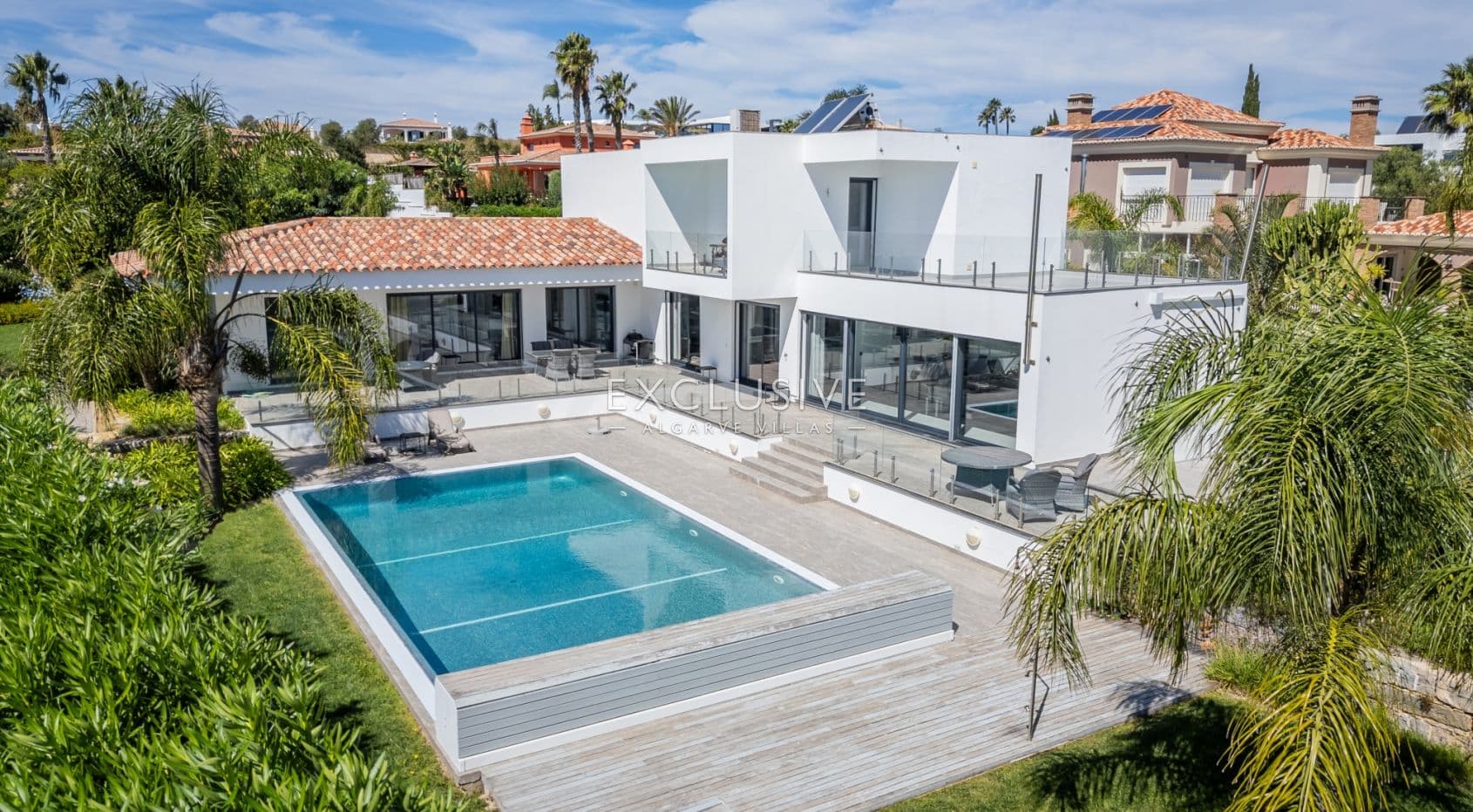 Elegant Family 4 bed Villa with pool Near Porto de Mos Beach, Lagos-1