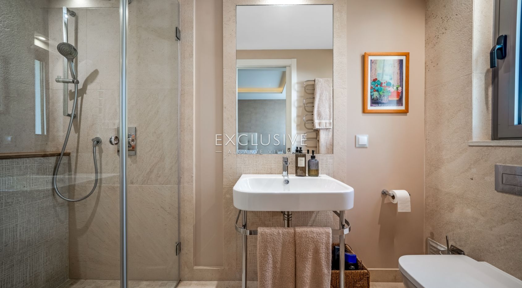 Luxury 3 bedroom seaview apartment with private pool near Ferragudo beach