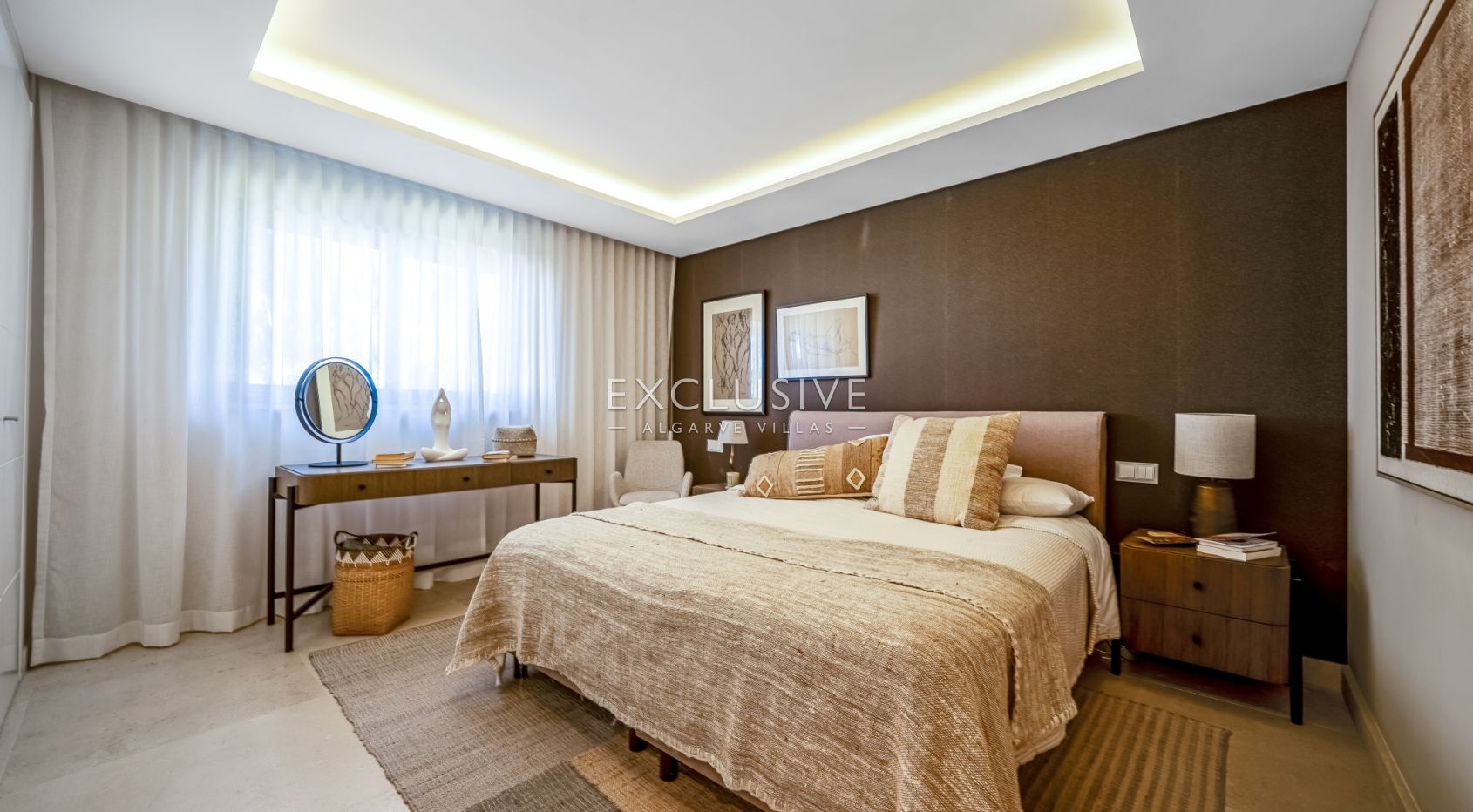 Luxury 3 bedroom seaview apartment with private pool near Ferragudo beach