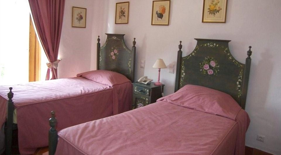 Traditional quinta style mansion with 3 ha. of land in Almancil Central Algarve