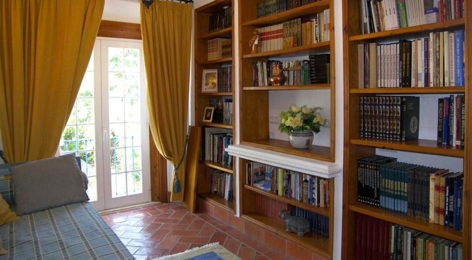 Traditional quinta style mansion with 3 ha. of land in Almancil Central Algarve