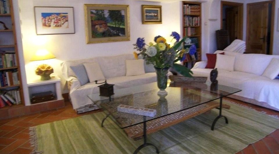 Traditional quinta style mansion with 3 ha. of land in Almancil Central Algarve