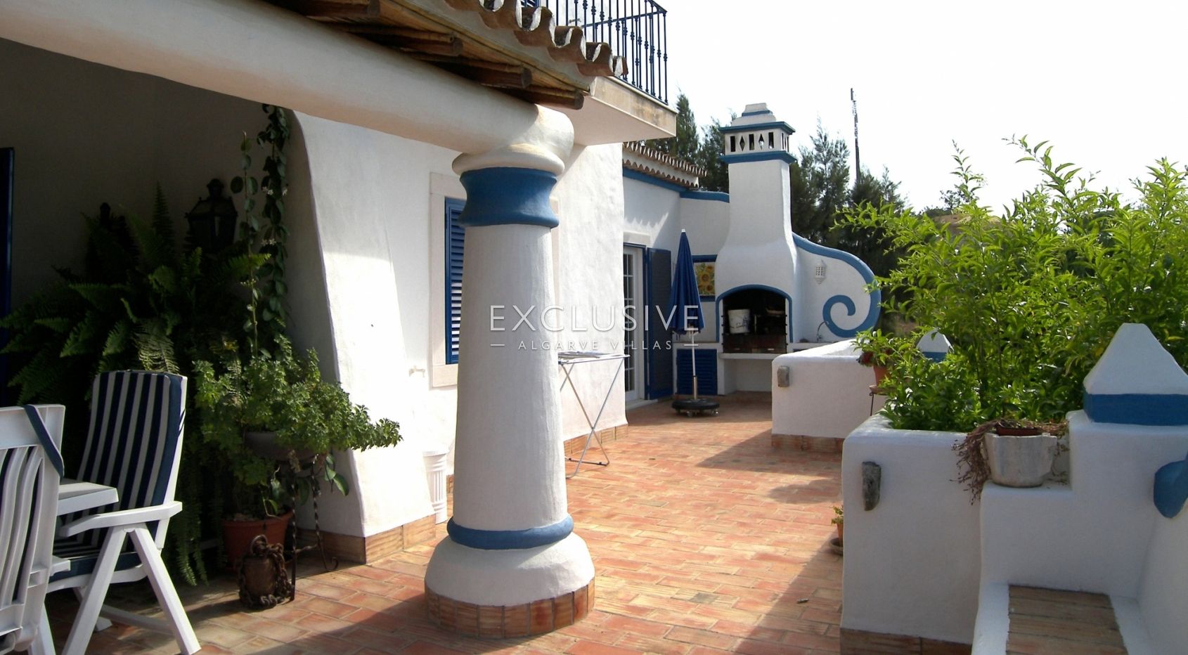 Traditional quinta style mansion with 3 ha. of land in Almancil Central Algarve