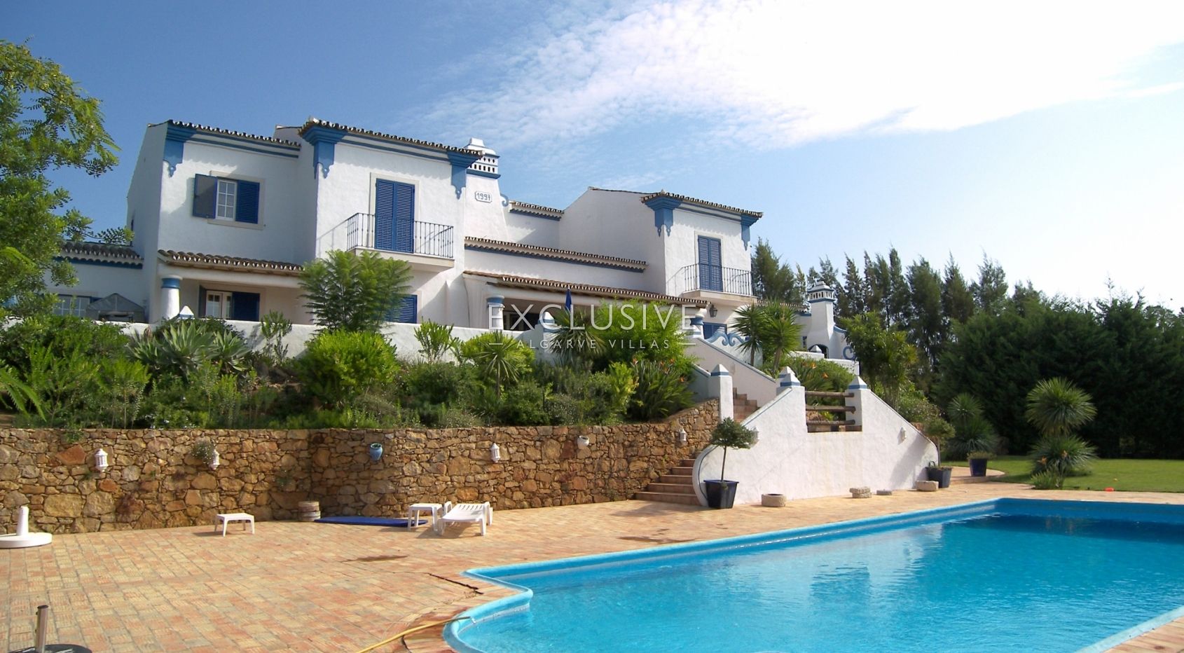 Traditional quinta style mansion with 3 ha. of land in Almancil Central Algarve