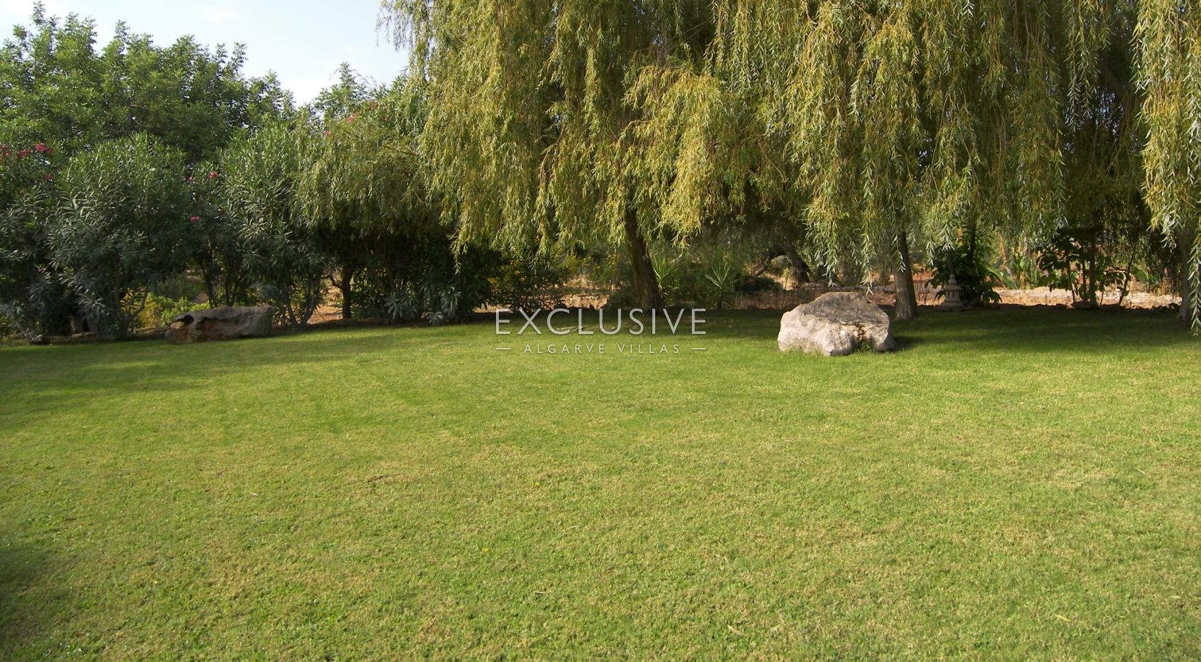 Traditional quinta style mansion with 3 ha. of land in Almancil Central Algarve