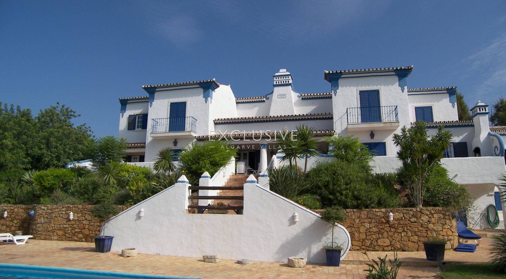 Traditional quinta style mansion with 3 ha. of land in Almancil Central Algarve
