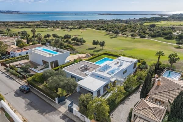 Fully Renovated Villa Just Minutes from Lagos with Direct Golf Access